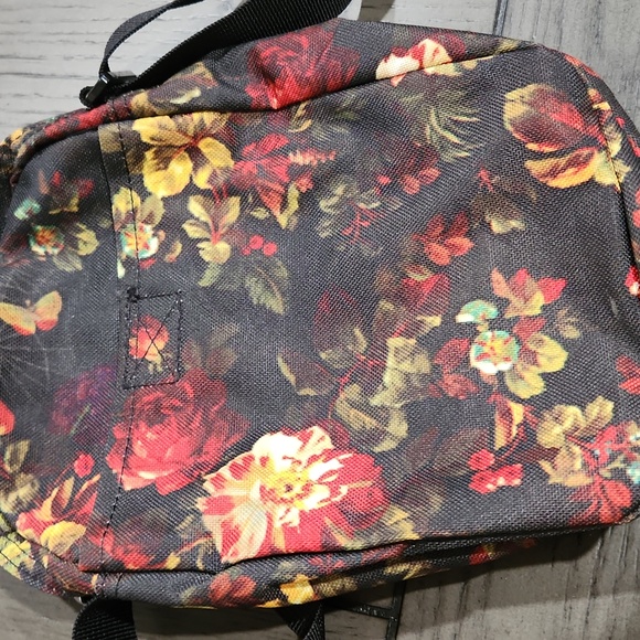 Nike SB Floral Crossbody Bag - Picture 4 of 6